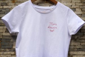 T-shirt-ricamata-feminist-mom-power-maglietta-cotone-biologico-2