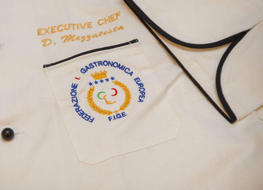 ricamo-personalizzato-divise-professionali-ricamate-con-logo-aziendale