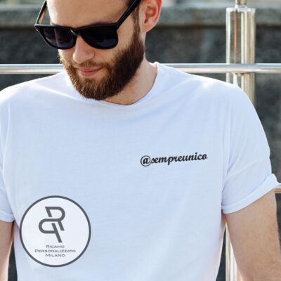 T-shirt ragazzo instagram ricamo sul cuore